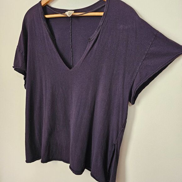 EUC WE THE FREE BLACK LOOSE FITTING SPLIT V NECK TEE SIZE SMALL - Picture 2 of 13